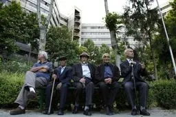 حداقل حقوق دریافتی بازنشستگان به ۹۰۰ هزار تومان می‌رسد