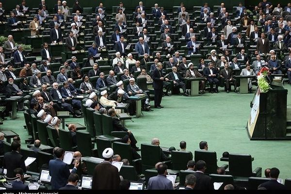نشست علنی امروز مجلس پایان یافت/ نمایندگان به دیدار رهبر معظم انقلاب اسلامی رفتند