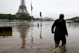 سیل پاریس چهار کشته و ۶۰۰ میلیون یورو خسارت برجا گذاشت