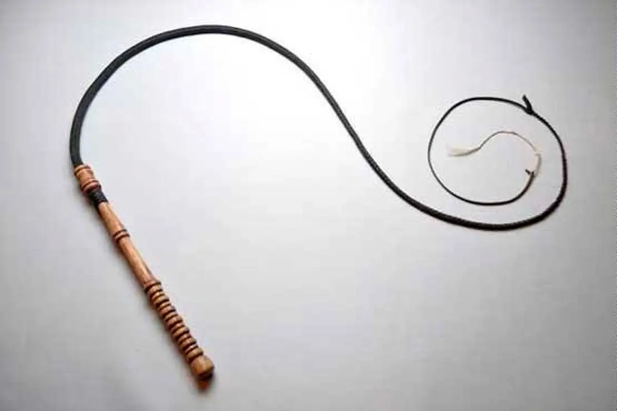 کمدی تلخ اصلاحات، شلاق زیر عبای شکلاتی!