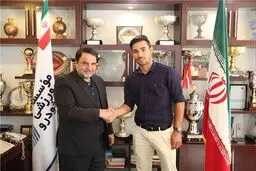 مغانلو قراردادش را تمدید کرد/ یک بازیکن جدید به پیکان پیوست