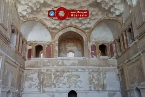 مسجد جامع هزار ساله ساوه در حال ویران شدن