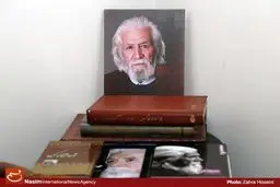 اگر کارهای اداری پیکر پدرم انجام شود، فردا ساعت ۱۰ از حوزه هنری تشییع می‌شوند