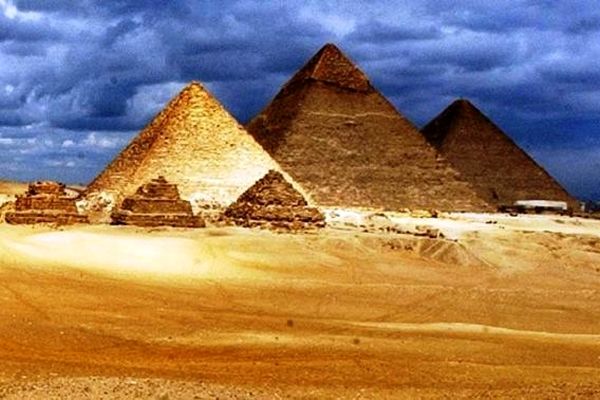داعش تهدید کرد: اهرام مصرا را تخریب می‌کنیم!