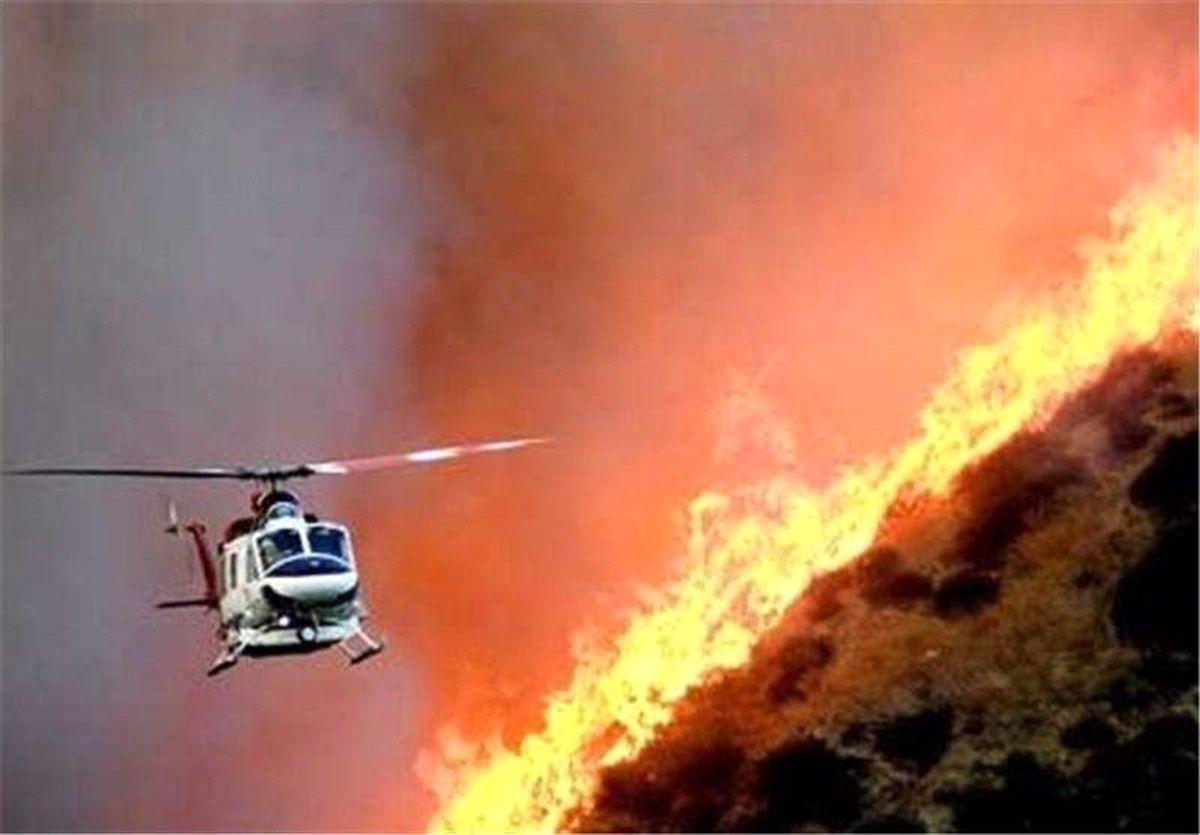انجام ۸ ساعت عملیات هوایی برای مهار آتش‌سوزی جنگل‌های پاسارگاد