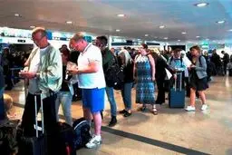 سرگردانی ۲۰ هزار مسافر در پی اعتصاب خلبانان سوئدی