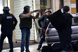 تیراندازی در 