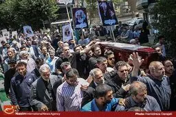 پیکر استاد حمید سبزواری پدر شعر انقلاب دقایقی پیش در مشهدمقدس تشییع شد