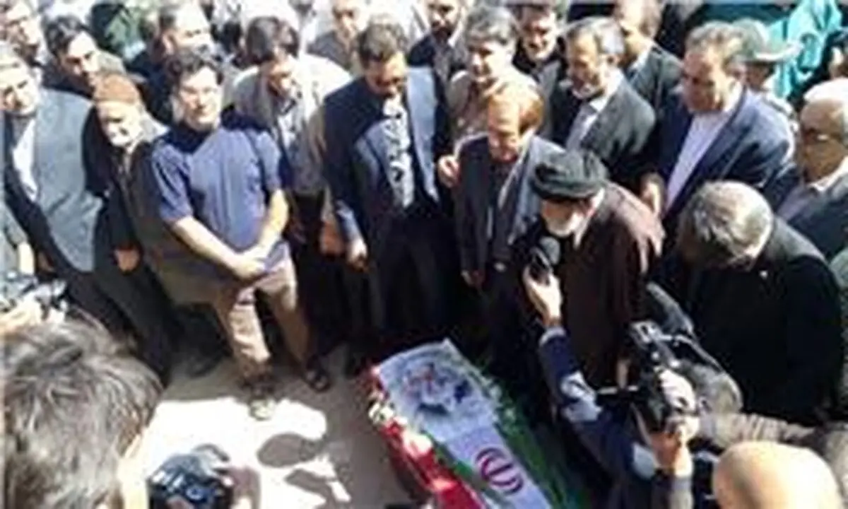 پیکر استاد حمید سبزواری در زادگاهش به خاک سپرده شد