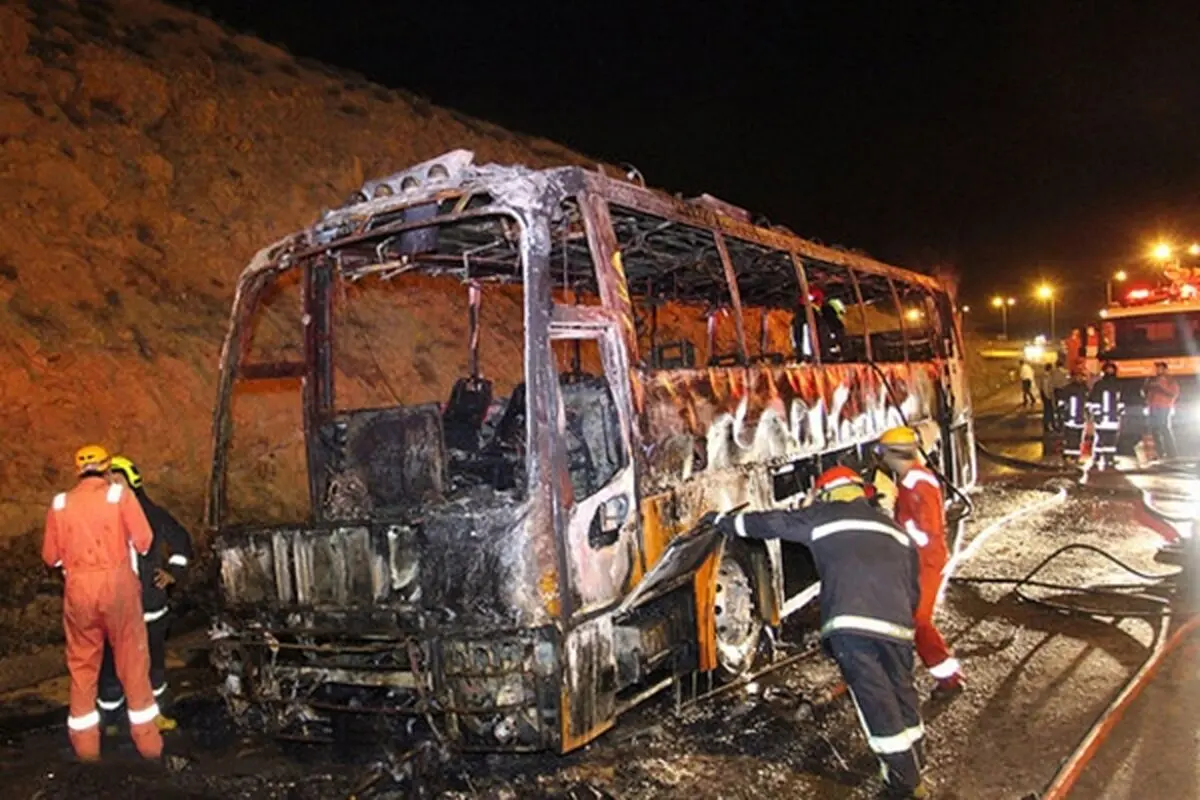 جزئیات حریق اتوبوس بنز با ۲۶ مسافر در جنگل گلستان اعلام شد