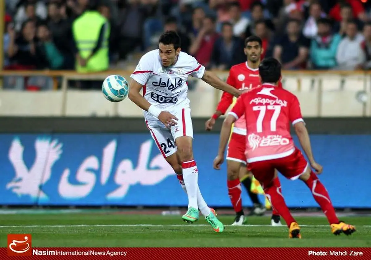 فرزاد حاتمی قراردادش را با تراکتورسازی تمدید کرد+عکس