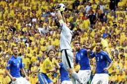 برتری لاجوردی‌پوشان برابر یاران زلاتان در دقایق پایانی/ صعود ایتالیا قطعی شد