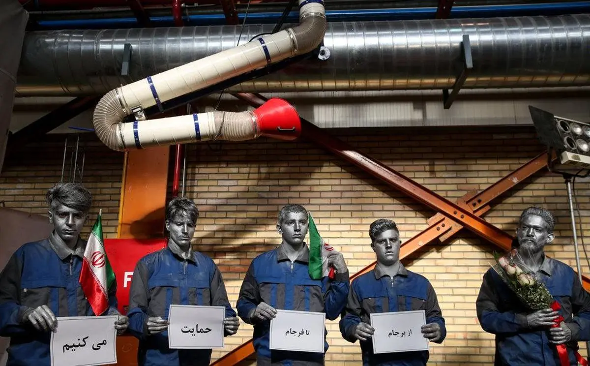 با حقوقهای نجومی مدیران دیگر کسی دست‌های خالی کارگران را درک نمی‌کند