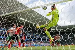 تلاش بلژیکی‌ها در نیمه نخست نتیجه نداشت