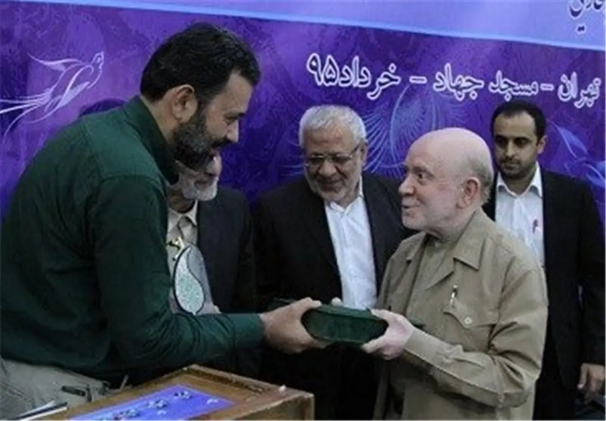 کارگردان "معمای شاه" گفت: تولید آثار نمایشی سیاسی در تلویزیون با محوریت تاریخ معاصر به دلیل روایت‌های چندگانه حاضرین از رخدادها کار سختی است