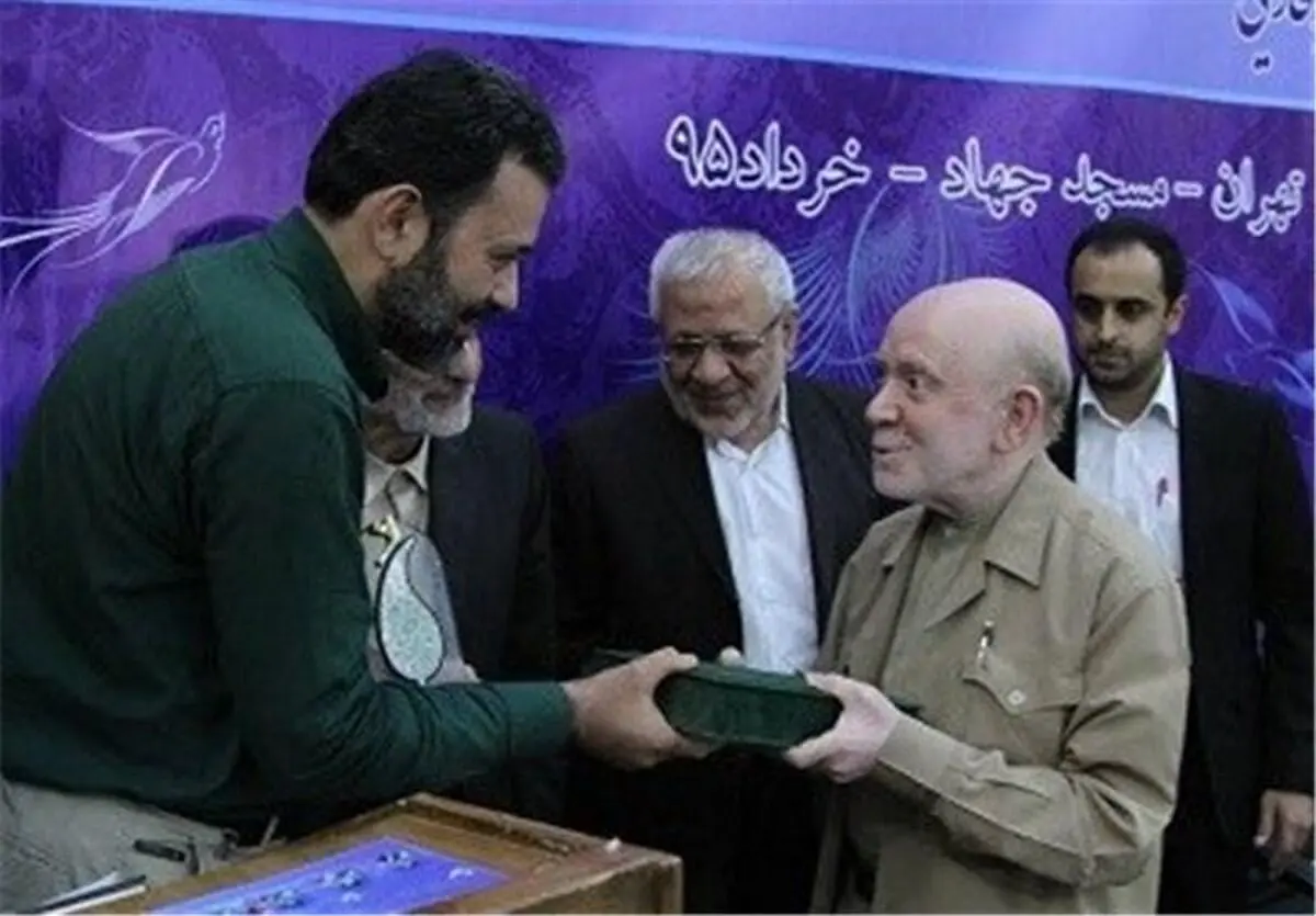 کارگردان "معمای شاه" گفت: تولید آثار نمایشی سیاسی در تلویزیون با محوریت تاریخ معاصر به دلیل روایت‌های چندگانه حاضرین از رخدادها کار سختی است