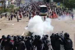 ۱۰۶ کشته و زخمی در درگیری پلیس با معلمان مکزیک+ تصاویر