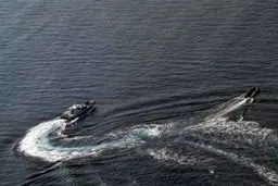 نجات قایق ۳۶ نفره پناهجویان توسط گارد ساحلی یونان