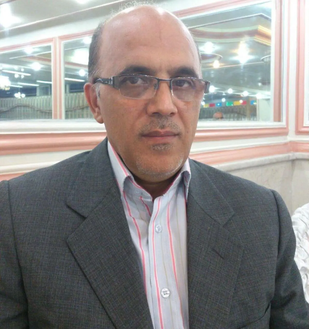 کل سیستم گمرکات کشور سه روز تعطیل شد!/ مسئولان گمرک پاسخگو نیستند/ خسارت فعالان اقتصادی را چه کسی می‌دهد