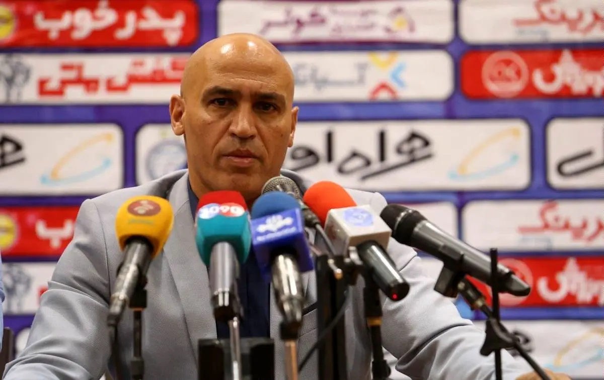 منصوریان: قرار گرفتن در لیست یازده نفره استقلال مانند تیم ملی سخت و دشوار است