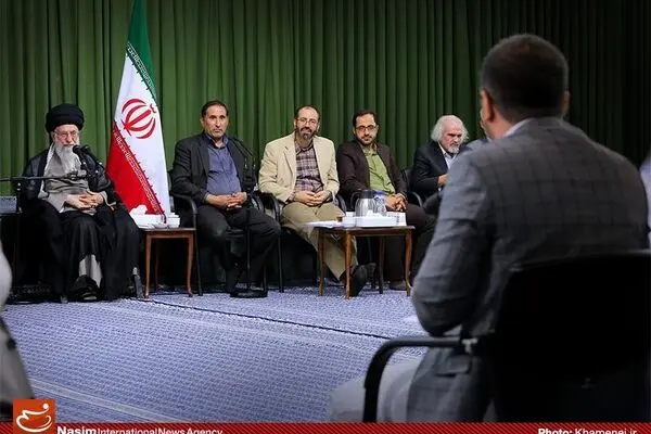 شاعران در محضر یار چه سرودند؟+تصاویر