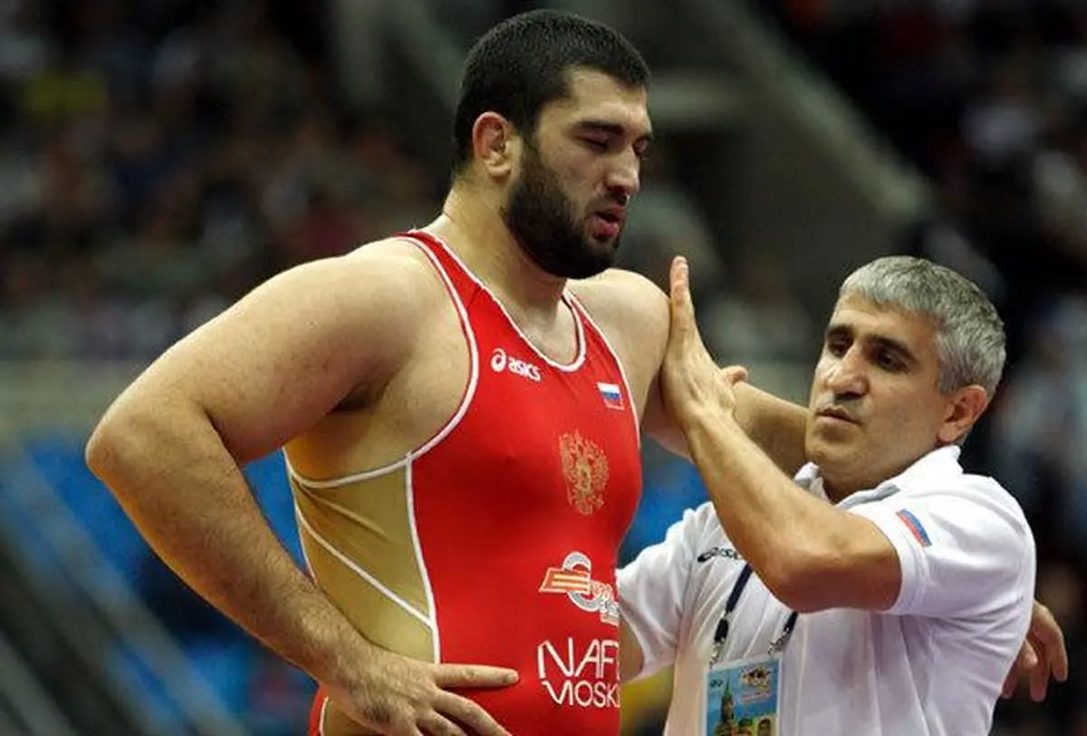 بلال ماخوف: من ۲۰ کیلوگرم از گاتسالوف سنگین‌ترم/ از عملکردم راضی هستم