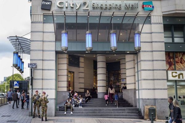 یک مرکز تجاری بروکسل در پی هشدار بمب گذاری تخلیه شد