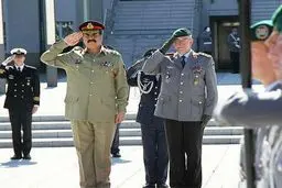 دیدار فرمانده ارتش پاکستان با وزیر دفاع آلمان