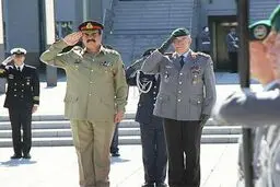 دیدار فرمانده ارتش پاکستان با وزیر دفاع آلمان