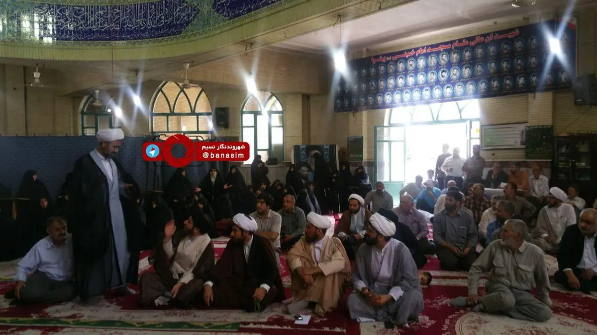 تجمع مردم پیشوا در اعتراض به انتصاب فرماندار جدید
