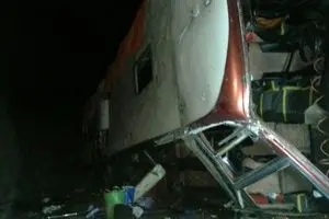 اسامی ۱۵ تن از قربانیان حادثه سقوط اتوبوس مسافربری در نی‌ریز