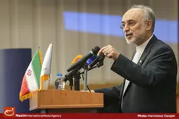 اقتصاد مقاومتی با سیاست‌های انقباضی و درهای بسته اشتباه نشود