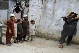 دولت افغانستان بودجه مدارس داعش را تامین می‌کند