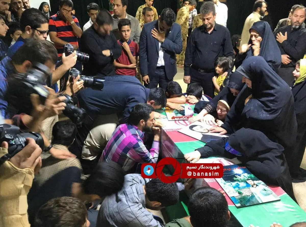 وداع با پیکر شهید "عباس آبیاری" در معراج شهدا - هم اکنون