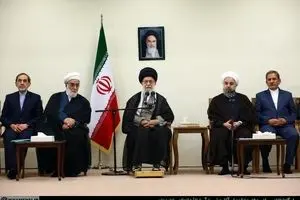 دولت باید با حقوق‌های نجومی قاطعانه برخورد کند