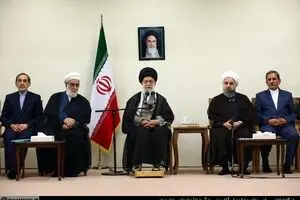 دولت باید با حقوق‌های نجومی قاطعانه برخورد کند