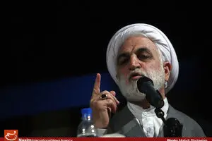 ۵۰ نفر از یک وزارتخانه حقوقشان ۴۰ میلیون به بالا است/ در برخورد با حقوق‌های نجومی، اول از همه دولت باید پیش قدم شود