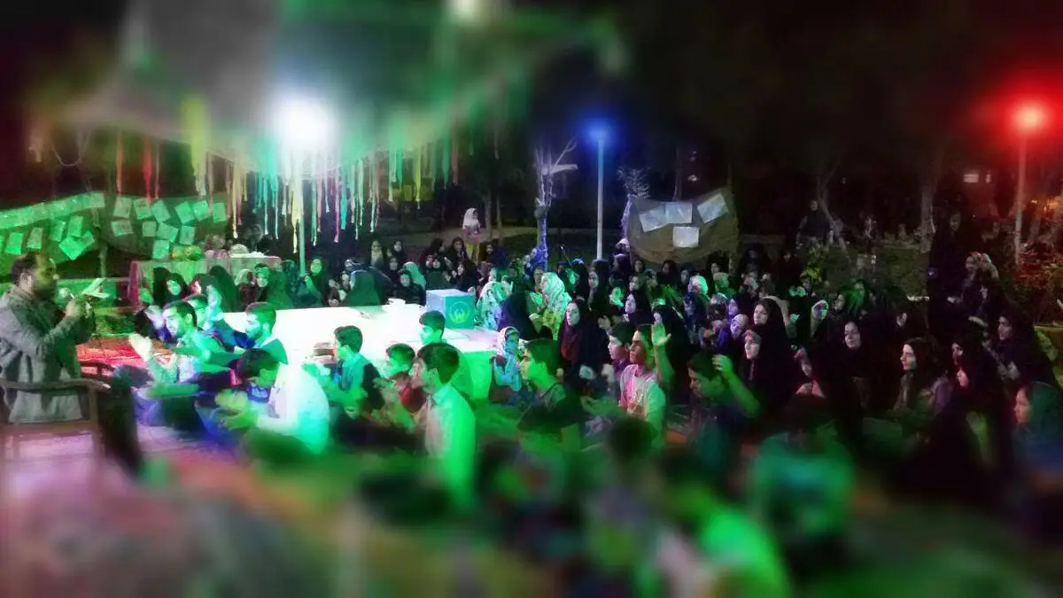 مداحی شهید مدافع حرم  "محمد آژند" در جوار شهدای گمنام کهنز