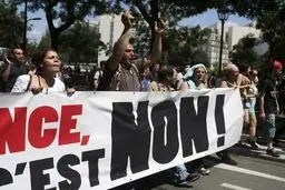 خیابان‌های پاریس در تصرف مخالفان اصلاحات قانون کار +تصاویر