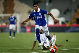 هافبک استقلال قرمزپوش شد