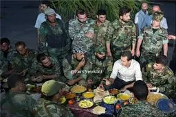 حضور بشار اسد بر سر سفره افطاری نیروهای ارتش سوریه + عکس