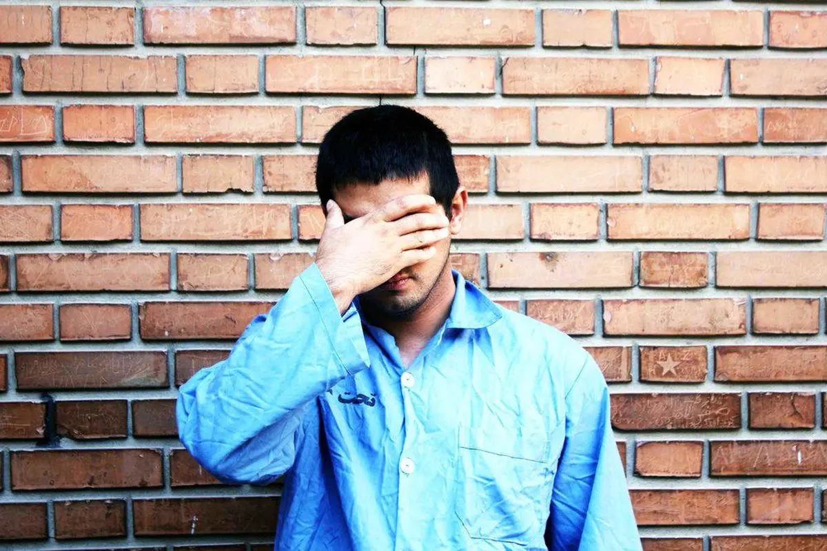 دعوای همسایه‌ها رنگ خون گرفت/ دستگیری قاتل قبل از فرار از کشور