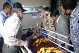 فرمانده نزاجا  از سربازان سانحه اتوبوس در شیراز عیادت کرد