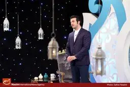 پرچم گنبد فیروزه‌ای جمکران در 