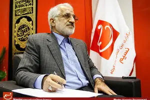 حقوق‌های نجومی نوعی دزدی توجیه شده از بیت المال است/ این حقوق‌ها تعادل کلان اقتصادی را بر هم زده