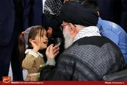 دیدار خانواده‌ شهدای هفتم تیر و جمعی از خانواده‌های شهدای مدافع حرم با رهبر معظم انقلاب