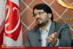 مهرداد بذرپاش از روزنامه ایران شکایت کرد