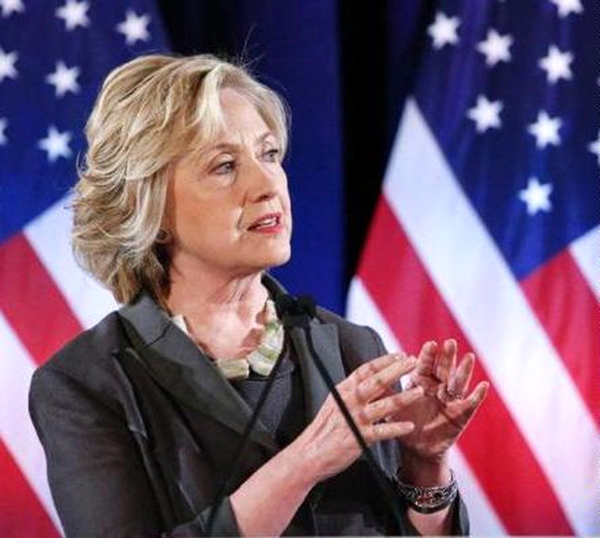 کلینتون در حمله به کنسولگری آمریکا در بنغازی قصور کرد