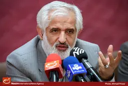 نزدیکان رئیس‌جمهور نباید احساس کنند حق ویژه‌ دارند/ روحانی خط قرمزهای خود را کنار بگذارد/ مردم منتظر برخورد با فریدون هستند