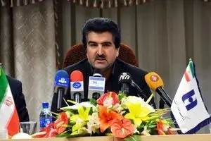 ادعای عجیب مدیرعامل بانک صادرات که  ۶۵ میلیون تومان حقوق می‌گیرد: عزلم کنید شکایت می‌کنم